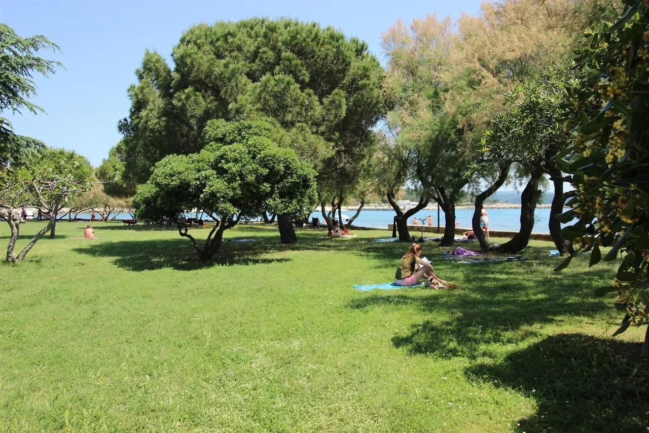 Luca A2 , Apartment In Front Of The Beach Novigrad Istria