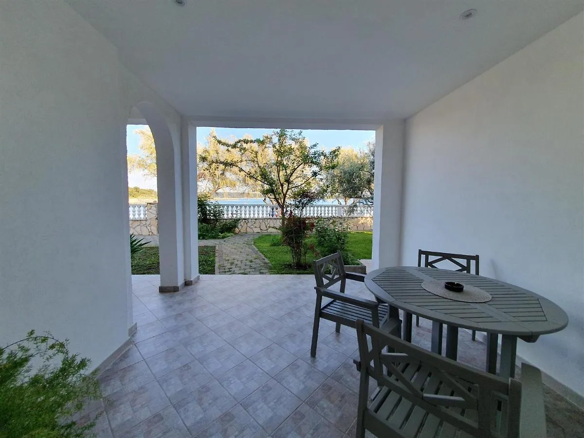 Luca A2 , Apartment In Front Of The Beach Novigrad Istria 0*,  Hırvatistan