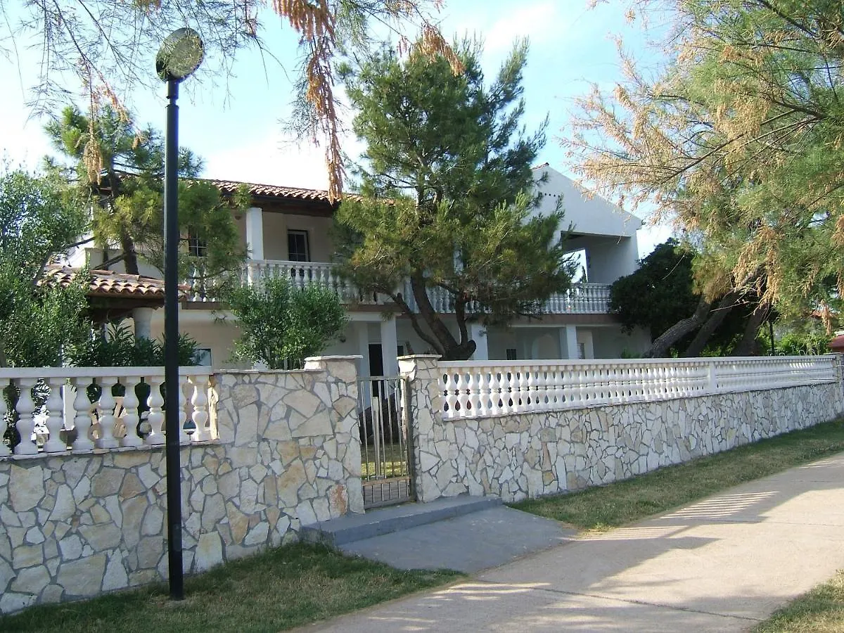 Luca A2 , Apartment In Front Of The Beach Novigrad Istria